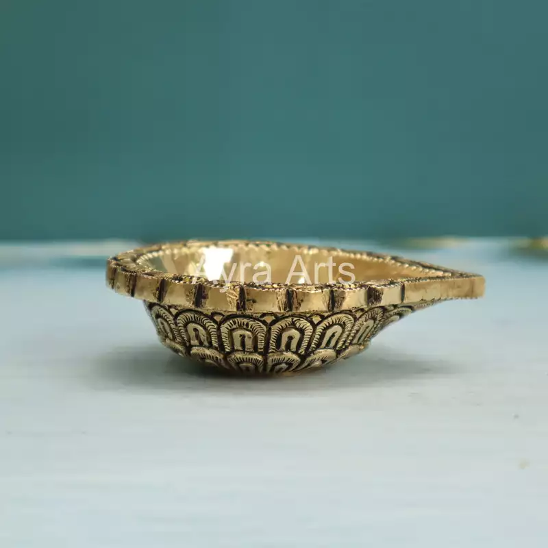 Brass Solid Super Fine Diya - 4.5 Inch Length Brass Solid Super Fine Diya - 4.5 Inch Length
